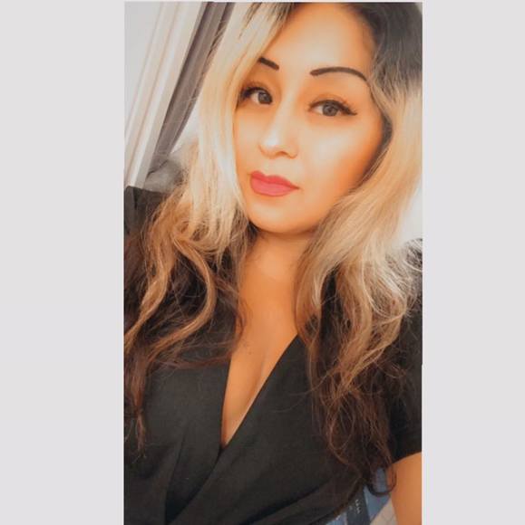 Meet your Posher, Moni - Picture 1 of 1